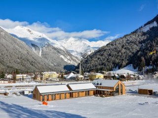 HOCHoben Chalets & Mobilhomes se skipasem